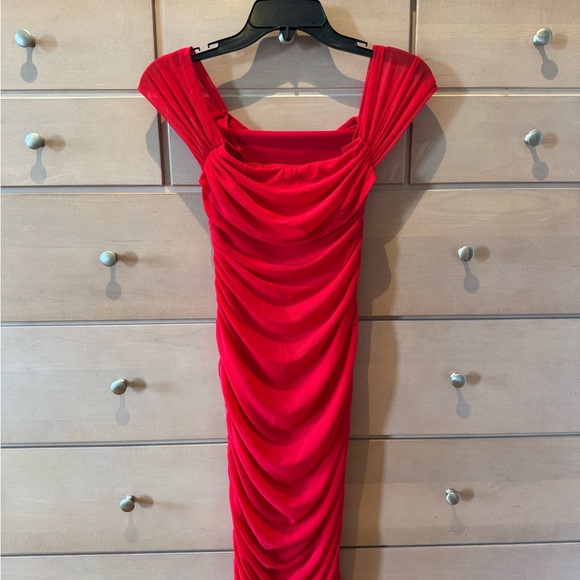Scarlet Red Ruched Midi Dress Small - Picture 5 of 6